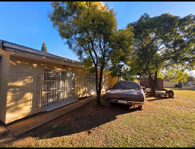 3 BEDROOM HOUSE FOR SALE IN GREENHILLS